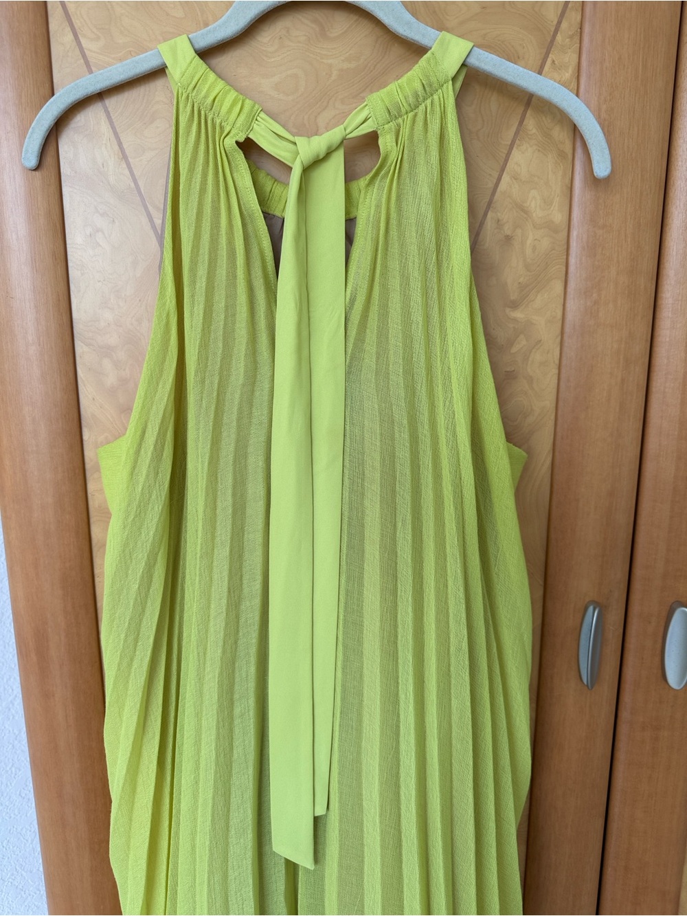 BCBGMaxAzria Stunning Maxi Dress - Picture 3 of 6